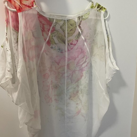 Flowy Flower Shirt - Picture 2 of 3